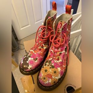 Dr. martens UK 5 US 7 EU 38 pascal boot pink rose flower vintage daisy 8 eye